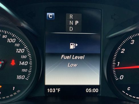 Used 2018 Mercedes-Benz GLC 300 4MATIC image 9
