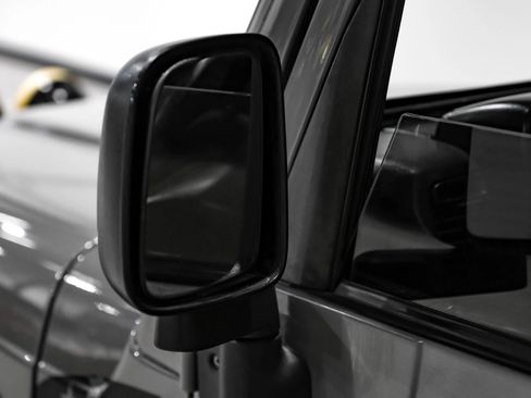 Used 2004 Jeep Wrangler Rubicon w/ Dual Top Group image 33