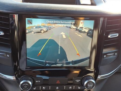 Used 2024 RAM 1500 Laramie image 21