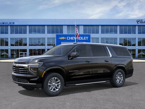 New 2026 Chevrolet Suburban LT image 2