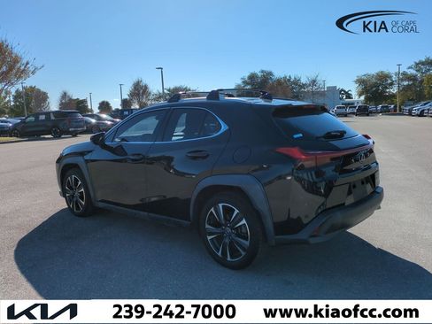 Used 2019 Lexus UX 200 image 7