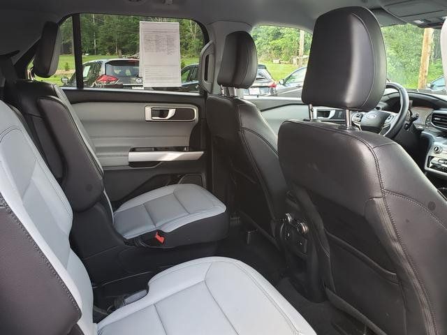 Used 2021 Ford Explorer XLT w/ Equipment Group 202A AWD/4WD image 19