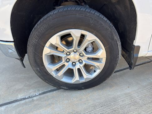 Used 2025 Chevrolet Silverado 1500 LTZ image 29