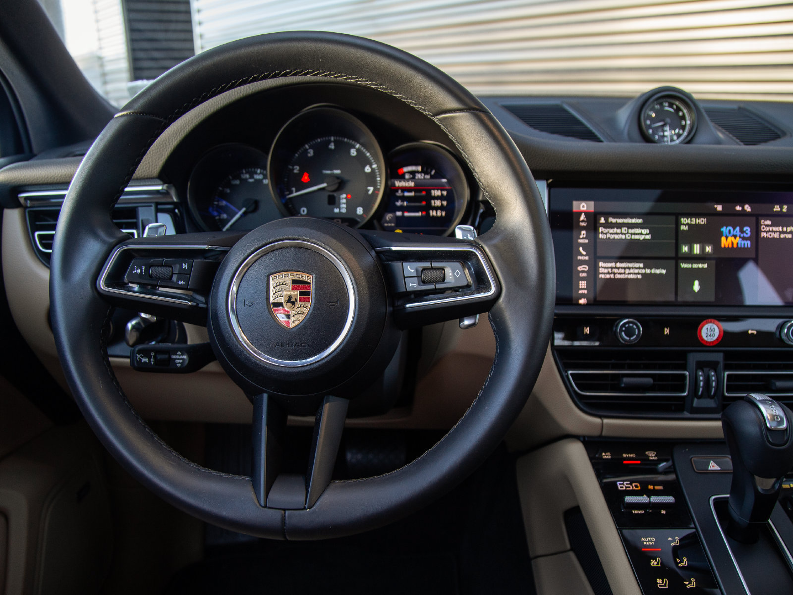 Certified 2026 Porsche Macan AWD/4WD image 16