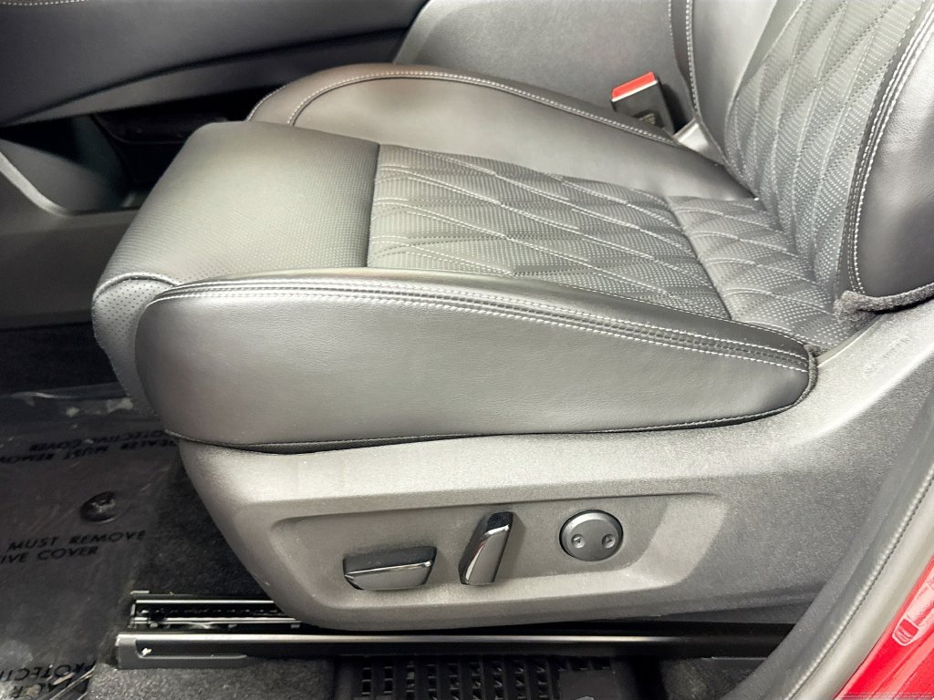 Used 2025 Nissan Rogue Platinum w/ Platinum Premium Package FWD image 25
