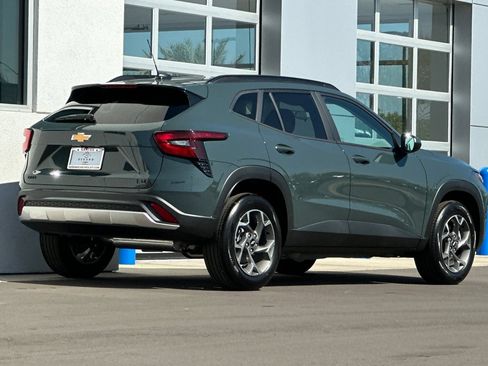 New 2026 Chevrolet Trax LT FWD image 4