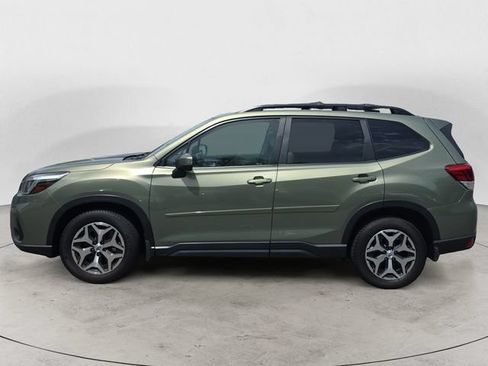 Used 2019 Subaru Forester Premium AWD/4WD image 2