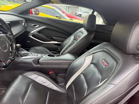 Used 2018 Chevrolet Camaro SS RWD image 2