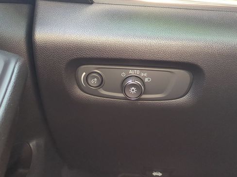 Used 2023 Chevrolet Traverse RS w/ LPO, Cargo Package FWD image 18