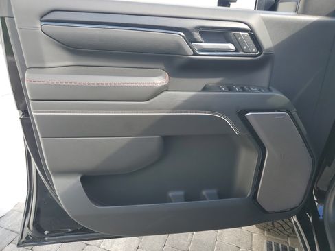 Used 2025 GMC Sierra 2500 AT4X AWD/4WD image 15