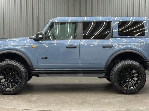 Used 2025 Ford Bronco Badlands image 2