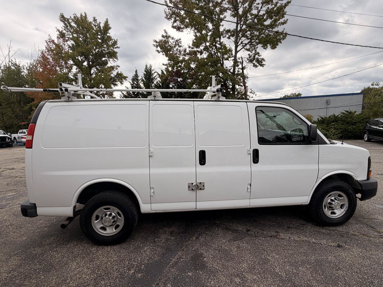 Used 2013 Chevrolet Express 3500 RWD image 8