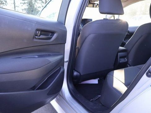 Used 2024 Toyota Corolla LE image 6