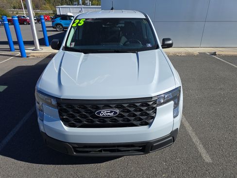 New 2025 Ford Maverick XL image 9