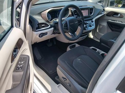 Used 2024 Chrysler Voyager LX FWD image 10