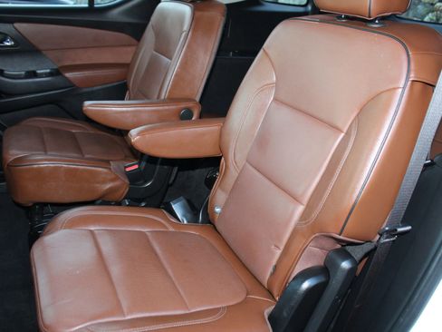 Used 2020 Chevrolet Traverse High Country image 10