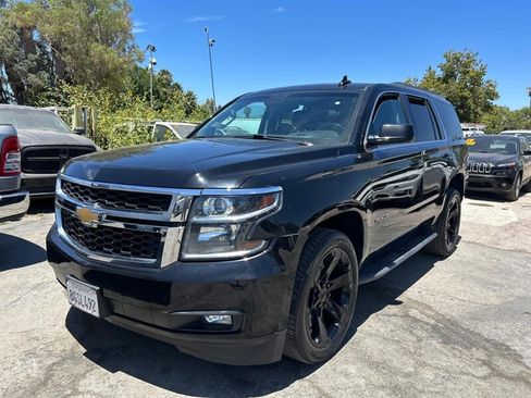 Used 2018 Chevrolet Tahoe LT w/ Luxury Package RWD image 8