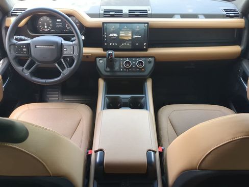 Certified 2025 Land Rover Defender 110 X-Dynamic SE AWD/4WD image 16