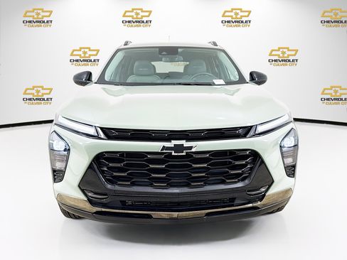 Used 2025 Chevrolet Trax ACTIV w/ Driver Confidence Package image 2