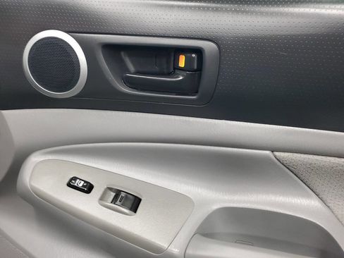 Used 2011 Toyota Tacoma PreRunner w/ SR5 Pkg #2 image 14