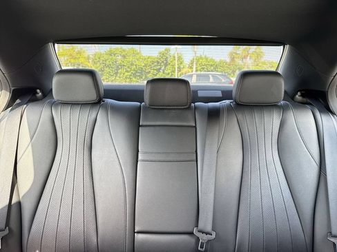 Used 2018 Mercedes-Benz E 300 4MATIC image 18