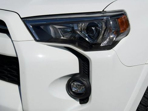 Used 2022 Toyota 4Runner SR5 Premium w/ Moonroof Package AWD/4WD image 4