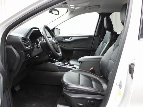 Used 2024 Ford Escape Platinum image 9