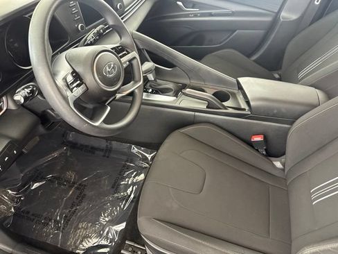 Used 2023 Hyundai Elantra SEL w/ Winter Weather Package FWD image 20