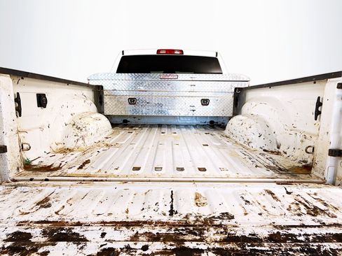 Used 2022 RAM 2500 Tradesman w/ Chrome Appearance Group image 35