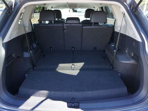 Used 2021 Volkswagen Tiguan SE image 14