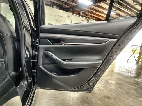 Used 2022 MAZDA MAZDA3 s image 24