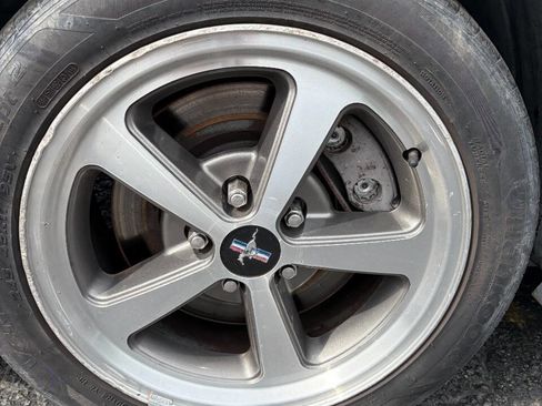 Used 2004 Ford Mustang Mach 1 RWD image 9