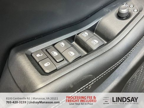 New 2025 Jeep Grand Cherokee Altitude AWD/4WD image 28