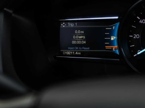 Used 2018 Ford Explorer XLT w/ Equipment Group 202A image 20