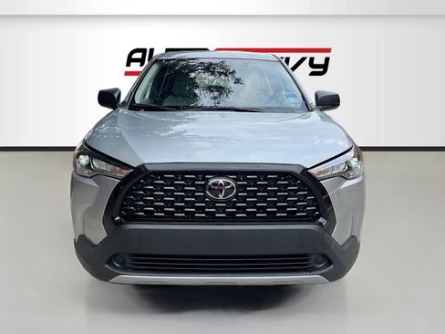 Used 2025 Toyota Corolla Cross L image 2