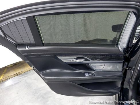 Used 2022 BMW 750i xDrive w/ Executive Package AWD/4WD image 28