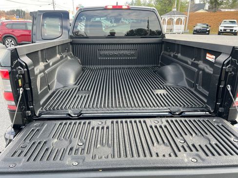 Used 2024 Nissan Frontier SV w/ Technology Package image 22