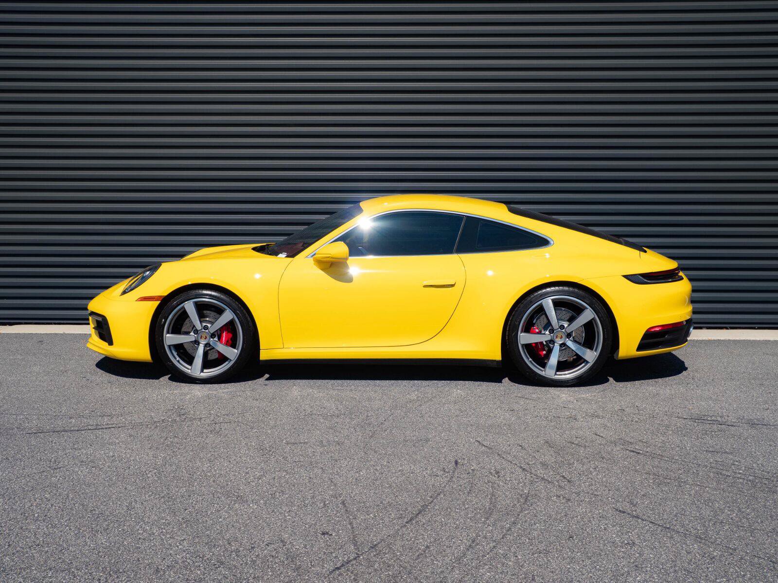 Used 2024 Porsche 911 Carrera S RWD image 2