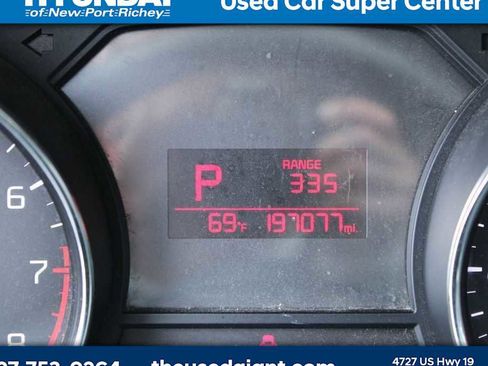 Used 2016 Kia Sedona LX w/ LX Convenience Package image 9