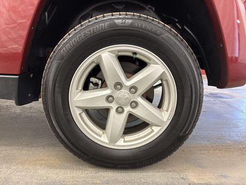 Used 2012 Jeep Liberty Limited AWD/4WD image 23