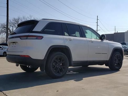 New 2026 Jeep Grand Cherokee Altitude AWD/4WD image 10