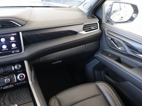 Used 2021 GMC Yukon XL Denali w/ Denali Premium Package image 21