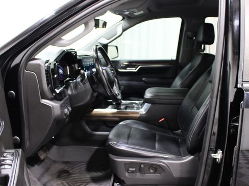 Used 2023 Chevrolet Silverado 1500 LT Trail Boss w/ Protection Package AWD/4WD image 3
