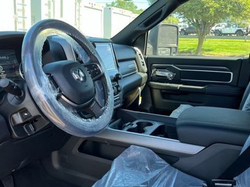 New 2026 RAM 2500 Big Horn AWD/4WD image 2