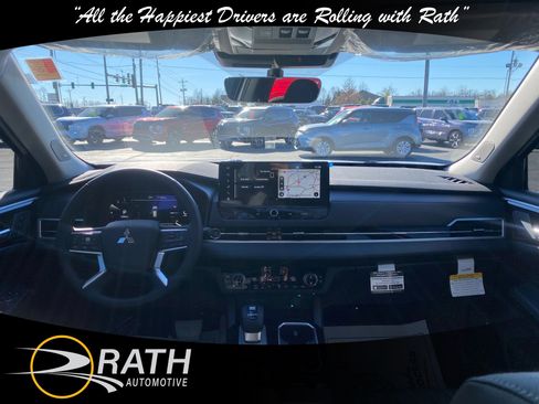 New 2025 Mitsubishi Outlander SEL image 17