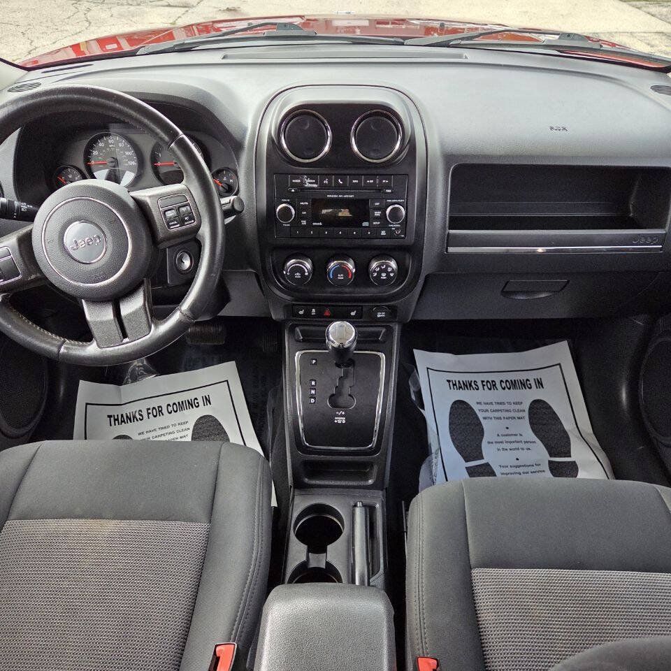 Used 2012 Jeep Patriot Latitude w/ Sun/Sound Group FWD image 17