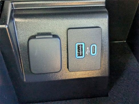 Used 2023 Ford Explorer XLT w/ Equipment Group 202A image 23