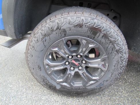 Used 2025 GMC Canyon Elevation w/ Convenience Package RWD image 5