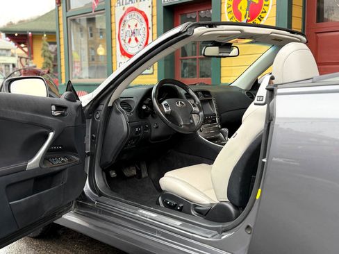 Used 2015 Lexus IS 250C image 15