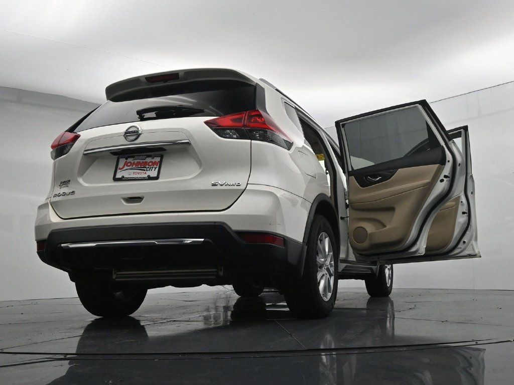 Used 2018 Nissan Rogue SV AWD/4WD image 44